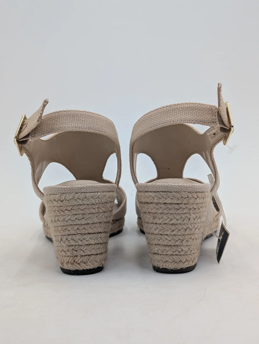 NWT Bandolino Sz 8 Neutral Tan Espadrille Wedge Gold Color Buckle Ankle Straps